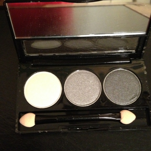 💃Bundled💃NYX Eyeshadow Palette
