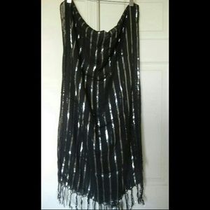 Black/silver stripe scarf