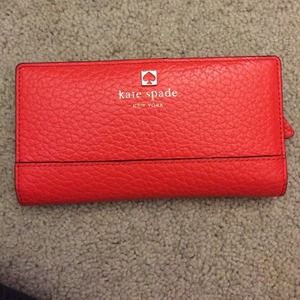 🎉SOLD!🎉Kate Spade bi-fold wallet