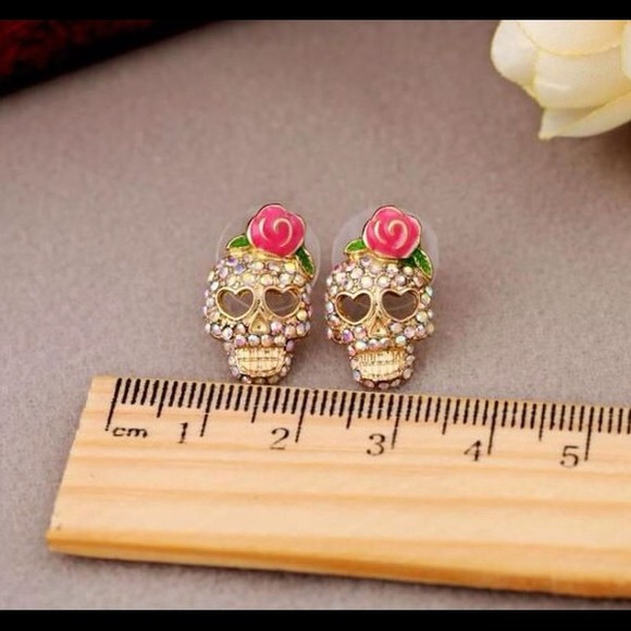 SOLD! Betsey Johnson Girly Skull Earrings - Picture 2 of 3