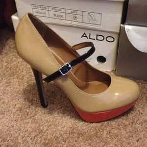 Tri-color Steve Madden Pumps