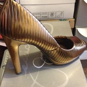 New! Never Worn! Bronze Jessica Simpson Heels