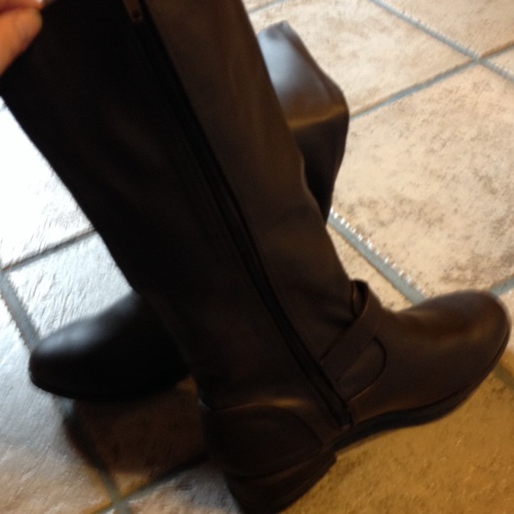 Sold Brown Riding Boots with Zipper - Picture 4 of 4