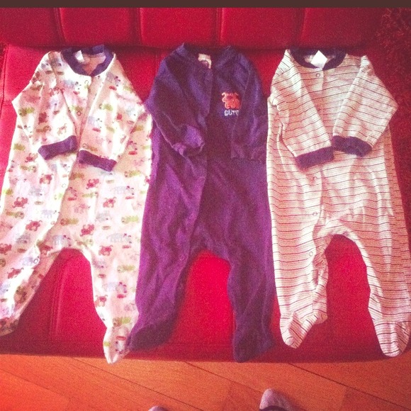 *SOLD IN BUNDLE*3 set pjs