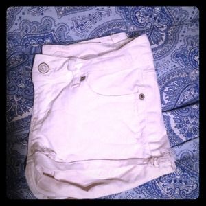 American Eagle white shorts