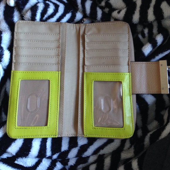 wallet. authentic - Picture 2 of 4