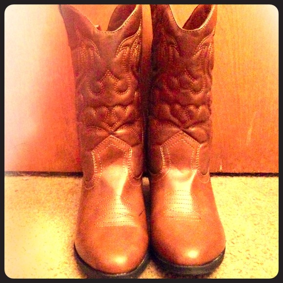 cowgirl / cowboy boots