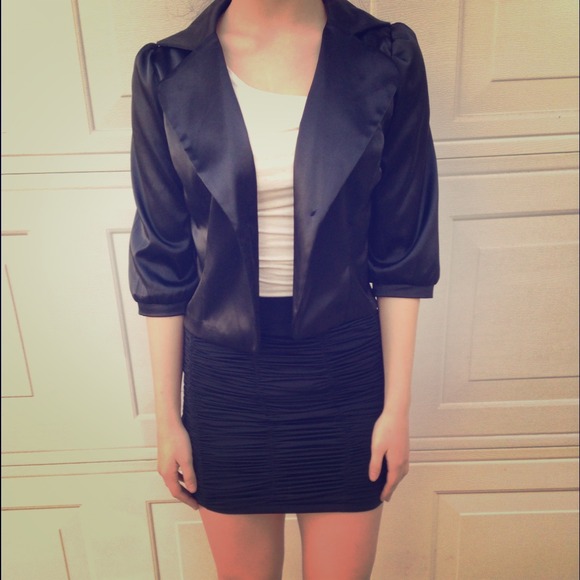 ⛔️SOLD IN BUNDLE⛔️ Polished Black Girly Blazer
