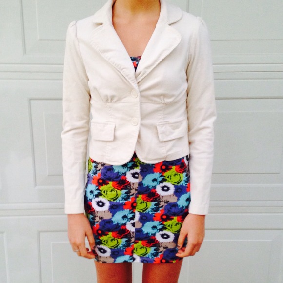 ⛔️SOLD⛔️Classy Cream Blazer
