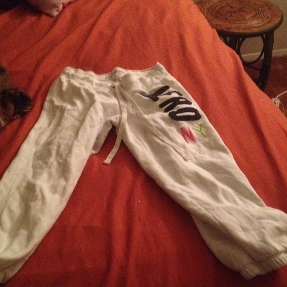 White Aeropostale pants - Picture 1 of 1