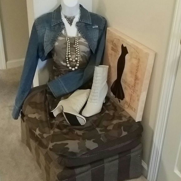 Uniquely Sherrie's Style Boutique - Picture 2 of 4