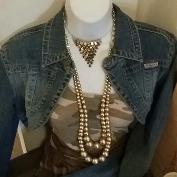 Uniquely Sherrie's Style Boutique - Picture 3 of 4