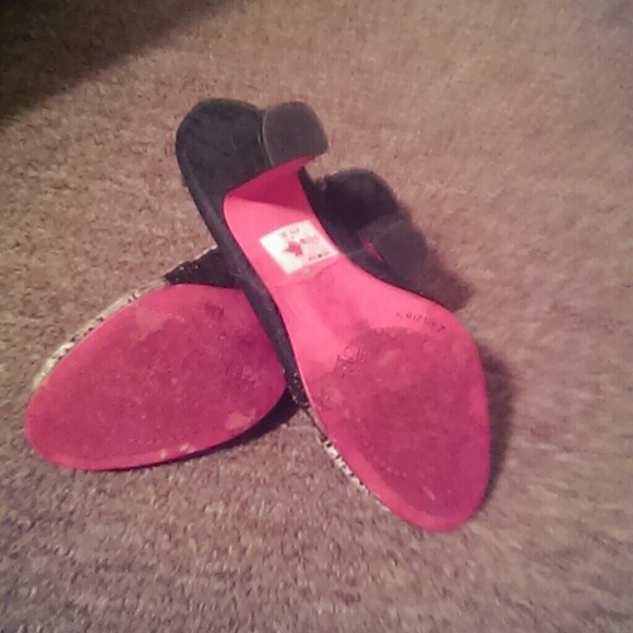 Heels - Picture 2 of 2