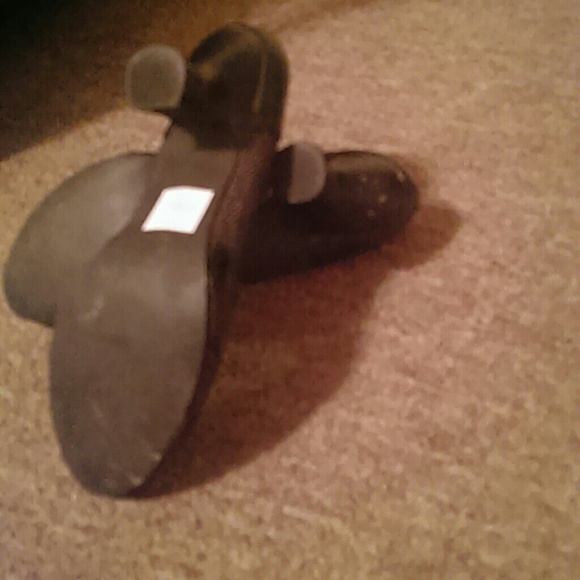 Heels - Picture 2 of 2