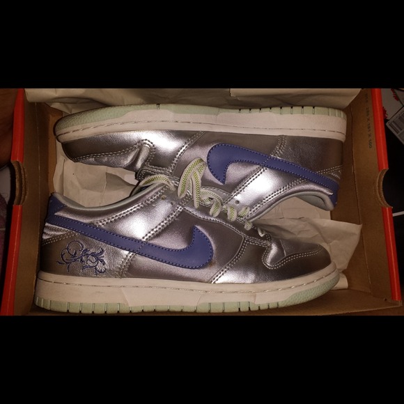 Nike dunk low.