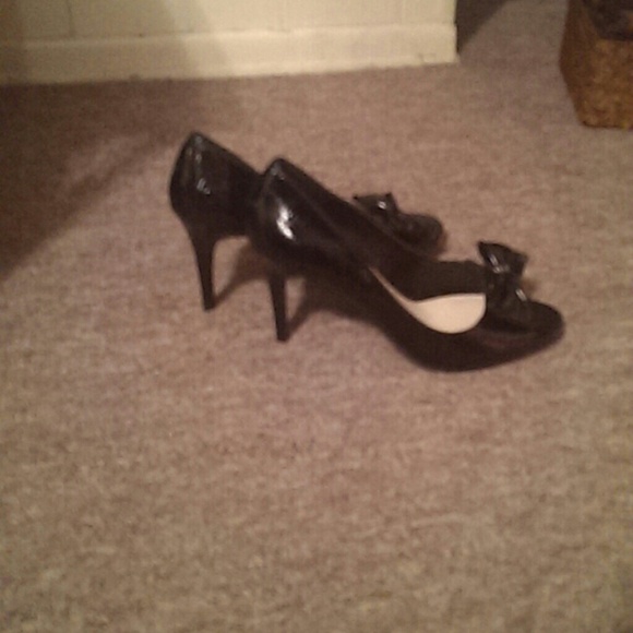 Heels - Picture 2 of 2
