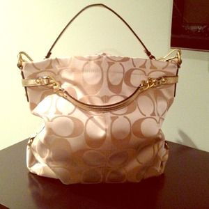 💯 Coach Gold Shoulder Bag