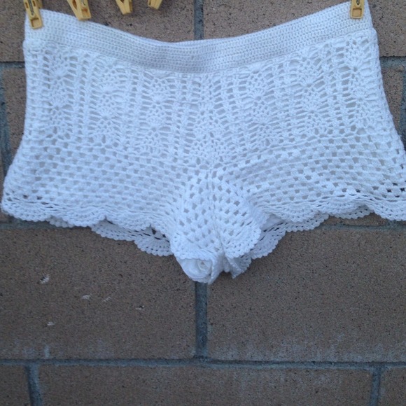 H&m lace shorts