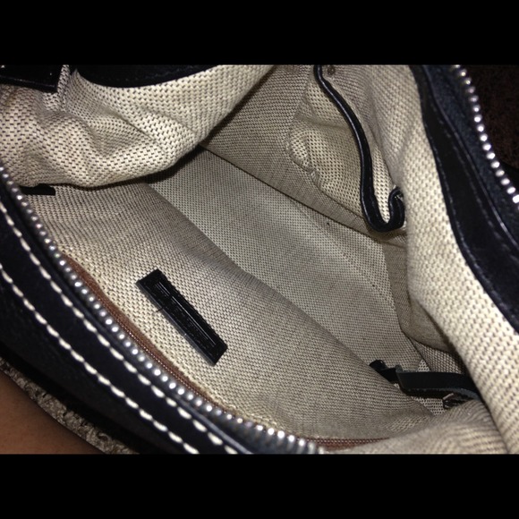 Dooney and Bourke bag - Picture 3 of 3