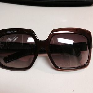 ❤️❤️SOLD❤️❤️💯 Authentic Fendi Sunglasses