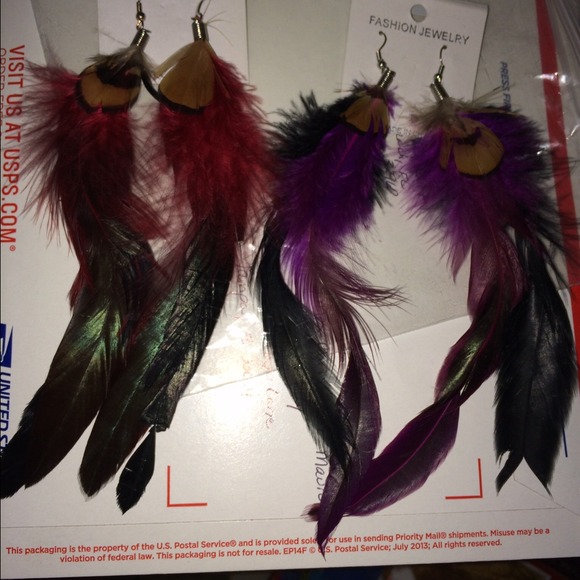 Feather dangle earrings 2 pair available
