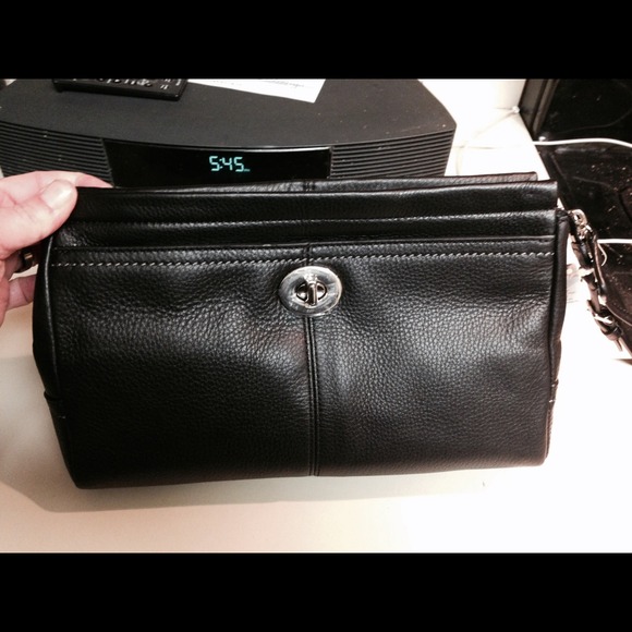 ❤️❤️sold eBay!❤️❤️💯authentic coach clutch