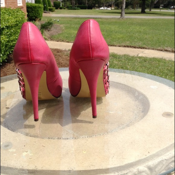 ●SOLD●🎉🎉HOST PICK🎉🎉Pink Michael Antonio heels - Picture 3 of 4