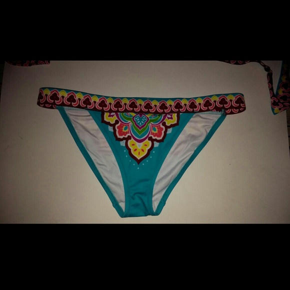 VICTORIAS SECRET BATHING SUIT SZ MED NEVER WORN - Picture 2 of 2