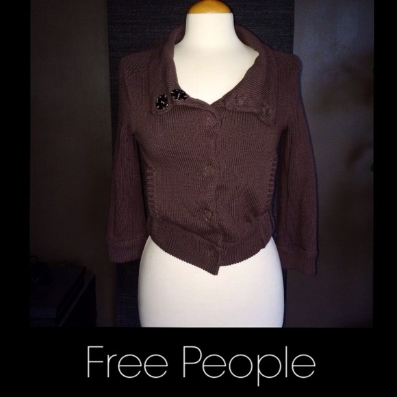 FREE PEOPLE . Snap button sweater.