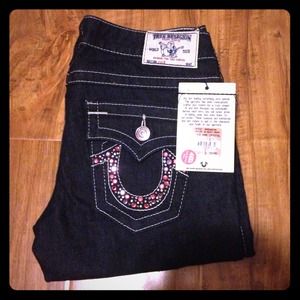 *Hold*True religion skinny jeans w/ pocket detail!