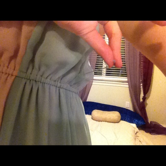 Beautiful hi-low dress - Picture 4 of 4