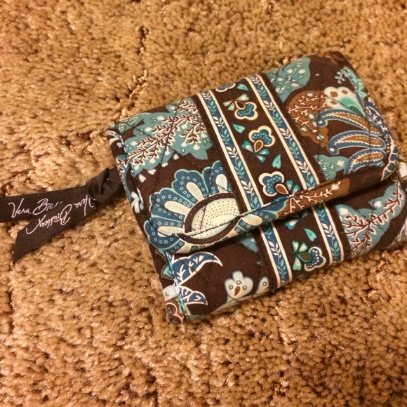 Vera Bradley Wallet !!