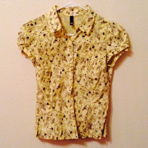 Cute Yellow Patterned Top!