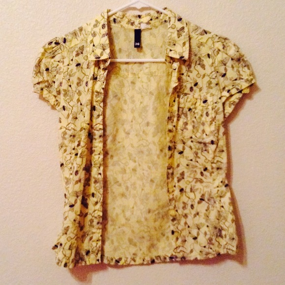 Cute Yellow Patterned Top! - Picture 3 of 3
