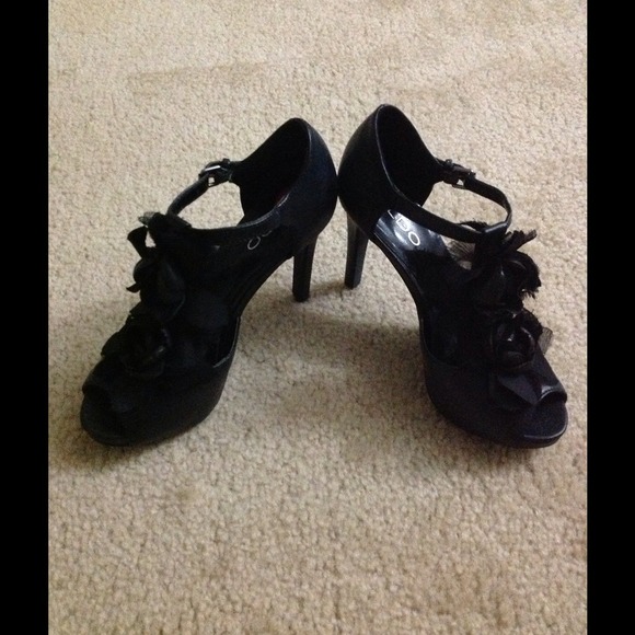 Aldos brand new black stilettos - Picture 3 of 4