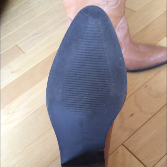 Mia Cowboy Style Boots in Light Brown - Picture 3 of 4