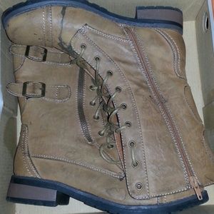 Tan / brown riding boots