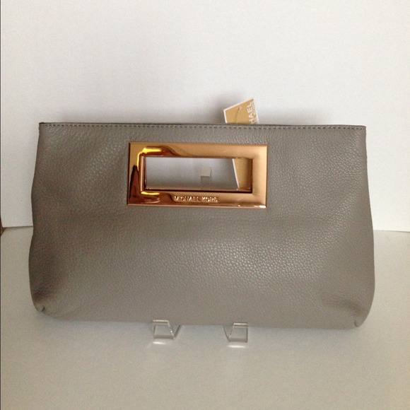 ❌SOLD❌Michael Kors Berkley clutch