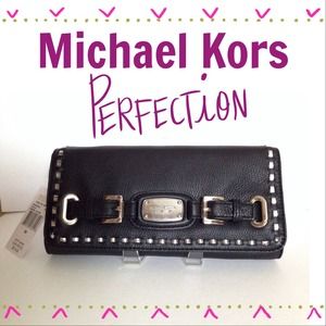 ❌SOLD❌ Michael Kors whipped Hamilton clutch
