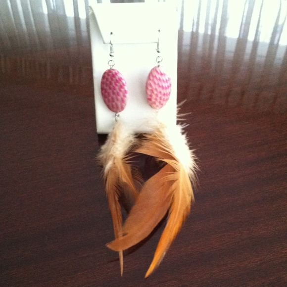 NWOT Pink Stone & Feather Earrings - Picture 4 of 4