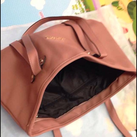 Women elegant Handbag - Picture 2 of 2