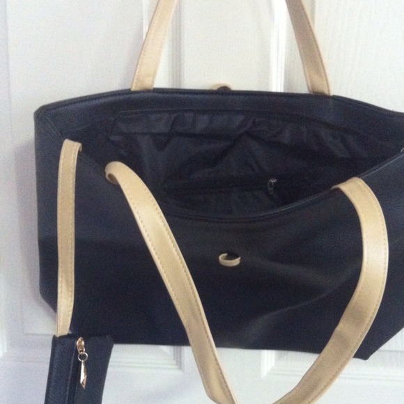 Handbag - Picture 2 of 2