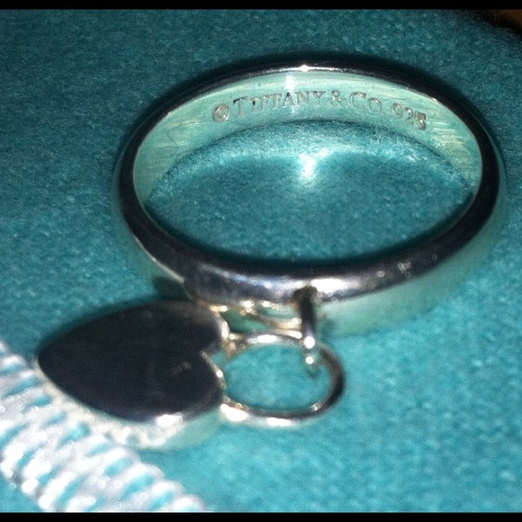 **SOLD**Tiffany & Co. Heart Lock Dangle Ring - Picture 3 of 4