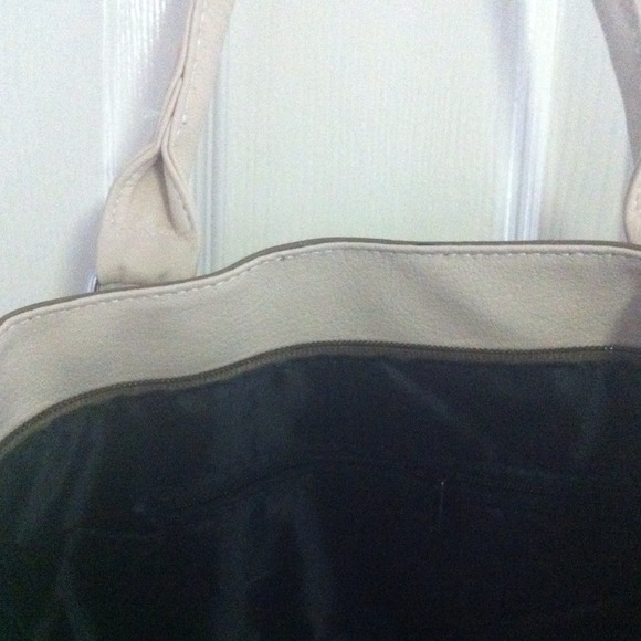 Handbag - Picture 3 of 3
