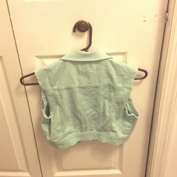 vest - Picture 4 of 5