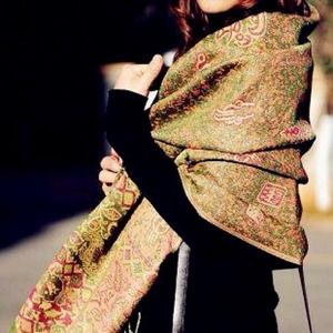 🌟Warm national style scarf