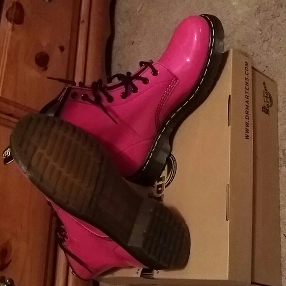 🙌MARKDOWN🙌HOT PINK DR.MARTEN'S💕 - Picture 3 of 4
