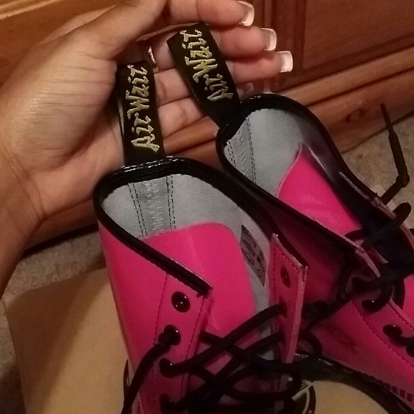 🙌MARKDOWN🙌HOT PINK DR.MARTEN'S💕 - Picture 4 of 4