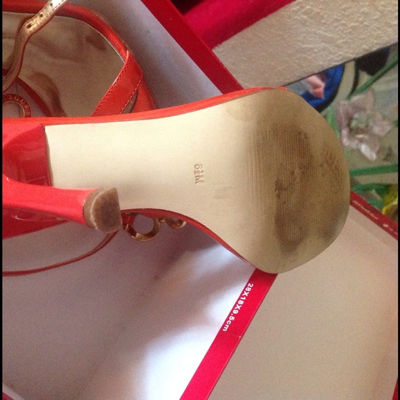 GUESS heels - Picture 3 of 4