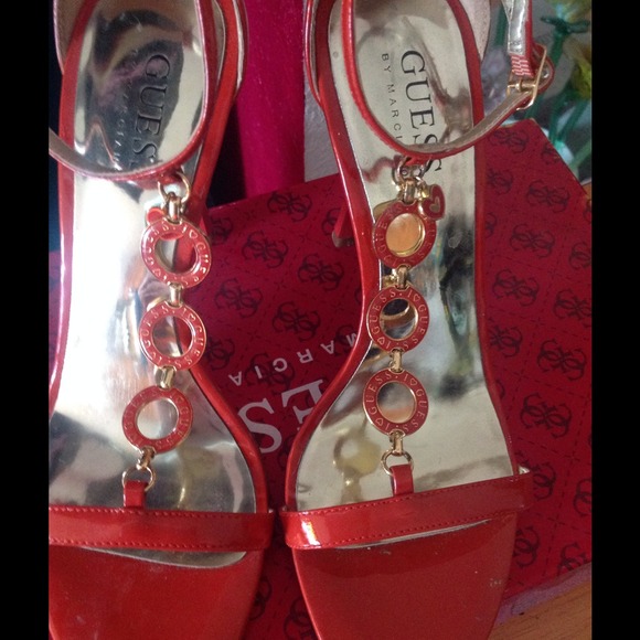 GUESS heels - Picture 4 of 4